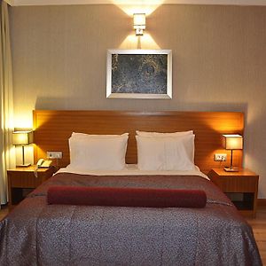 Standard Zimmer mit Kingsize-Bett